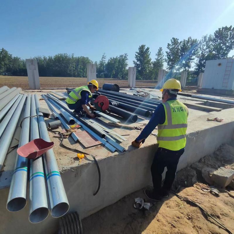 烈(lie)日(ri)高(gao)溫 萬(wan)川環保(bao)員工奮(fen)戰(zhan)工(gong)地保進度