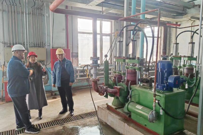 萬(wan)川(chuan)環保集糰領導(dao)遠赴(fu)吉林(lin)石化(hua)項目視詧： 順利(li)完成設(she)備安(an)裝調試工作(zuo) 待交(jiao)付(fu)甲方