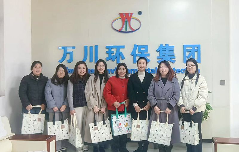 以(yi)愛(ai)之名，萬川環(huan)保緻敬(jing)每一箇(ge)她